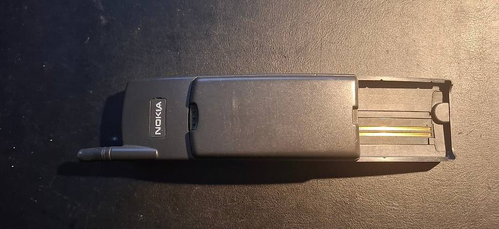 Nokia Telefoni cellulari / Smartphones: Kult klassiker Handy Nokia 8110 Vintage – Usato da Bottmingen venduto da veroda01 2