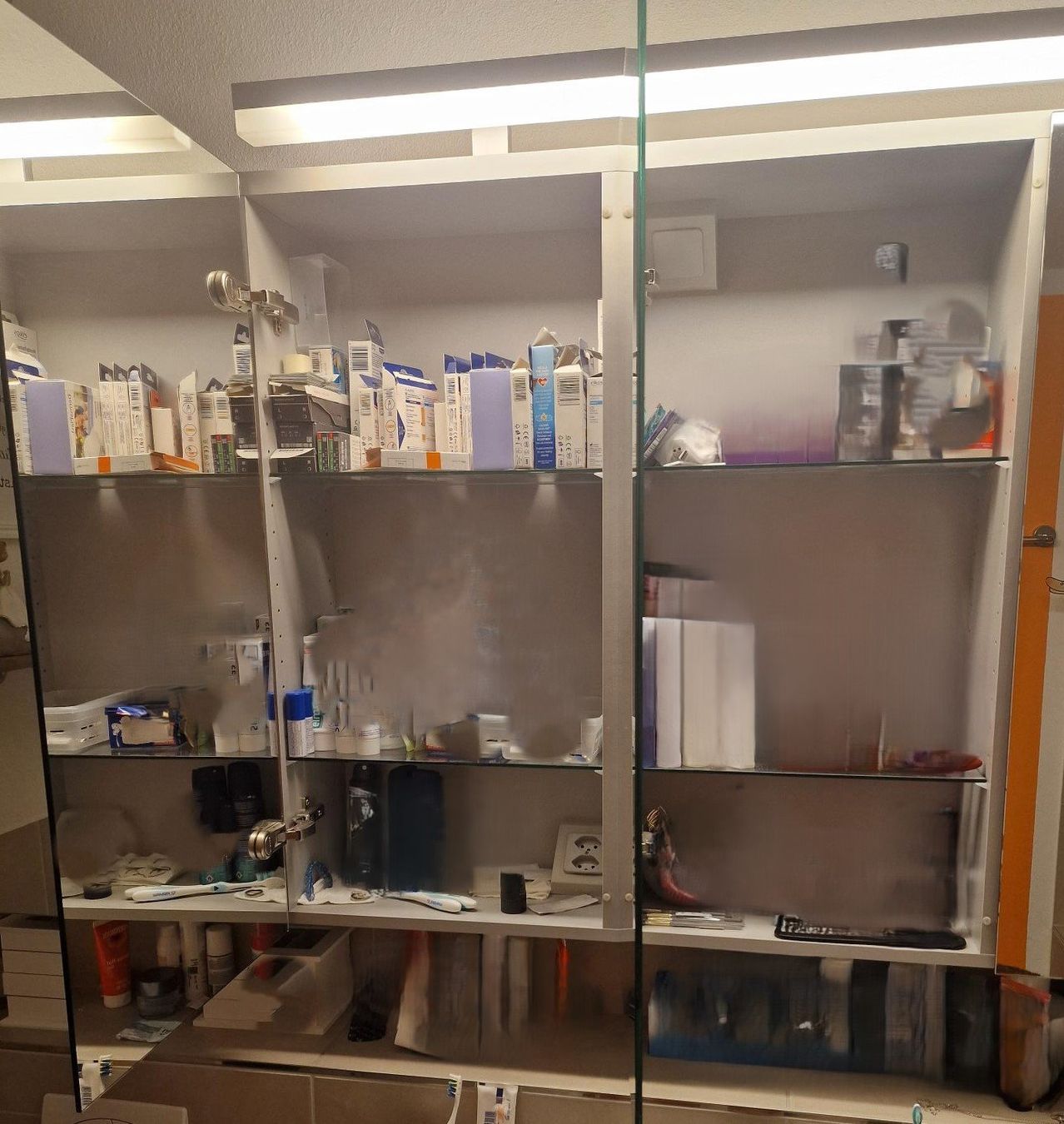 Armadietti a specchio: 4-er Spiegelschrank (4B) – Usato da Eschenbach venduto da tunturi01 2