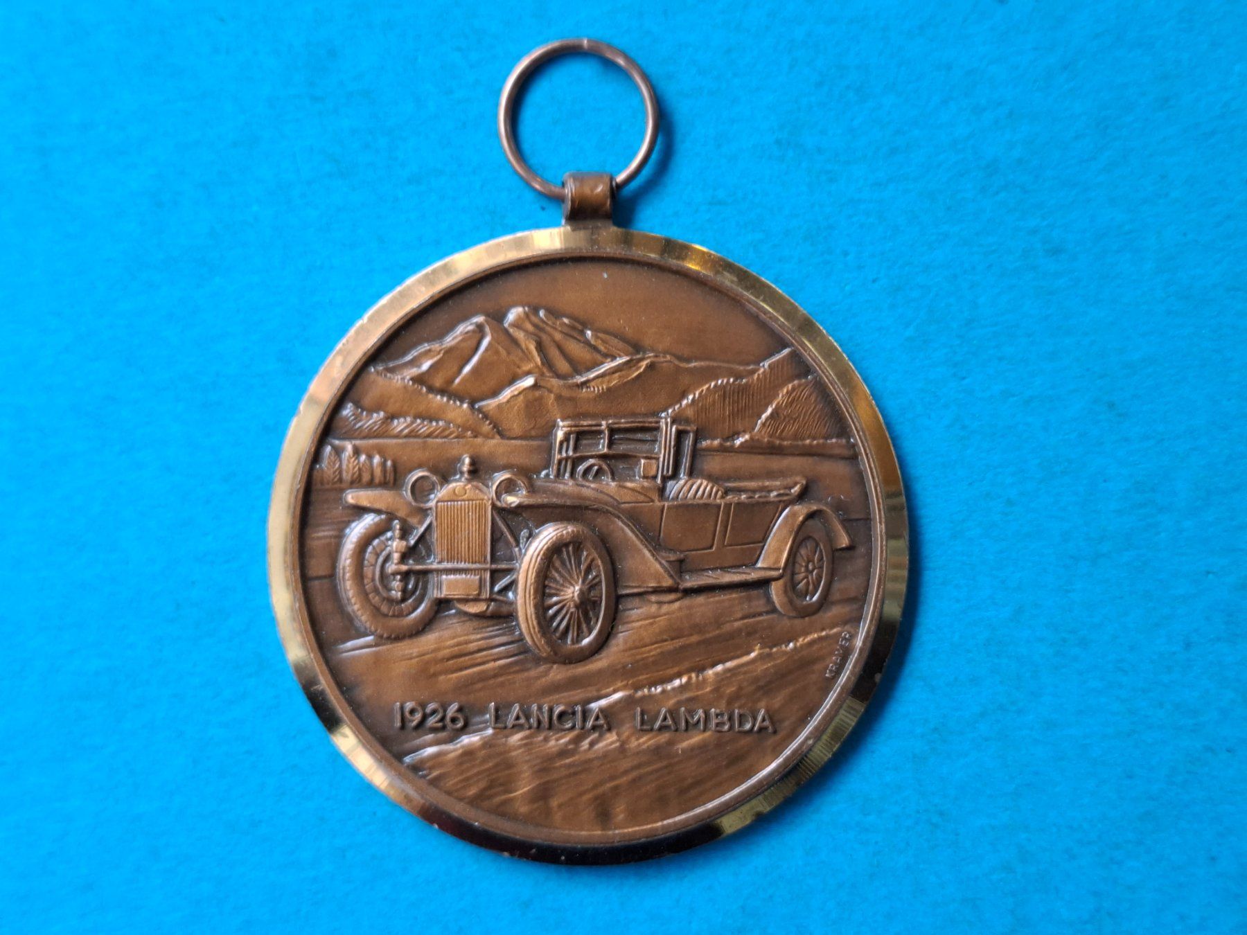 Medaglie: Lancia Lambda 1926 (u772) – Usato da Schwanden GL venduto da Suvorov