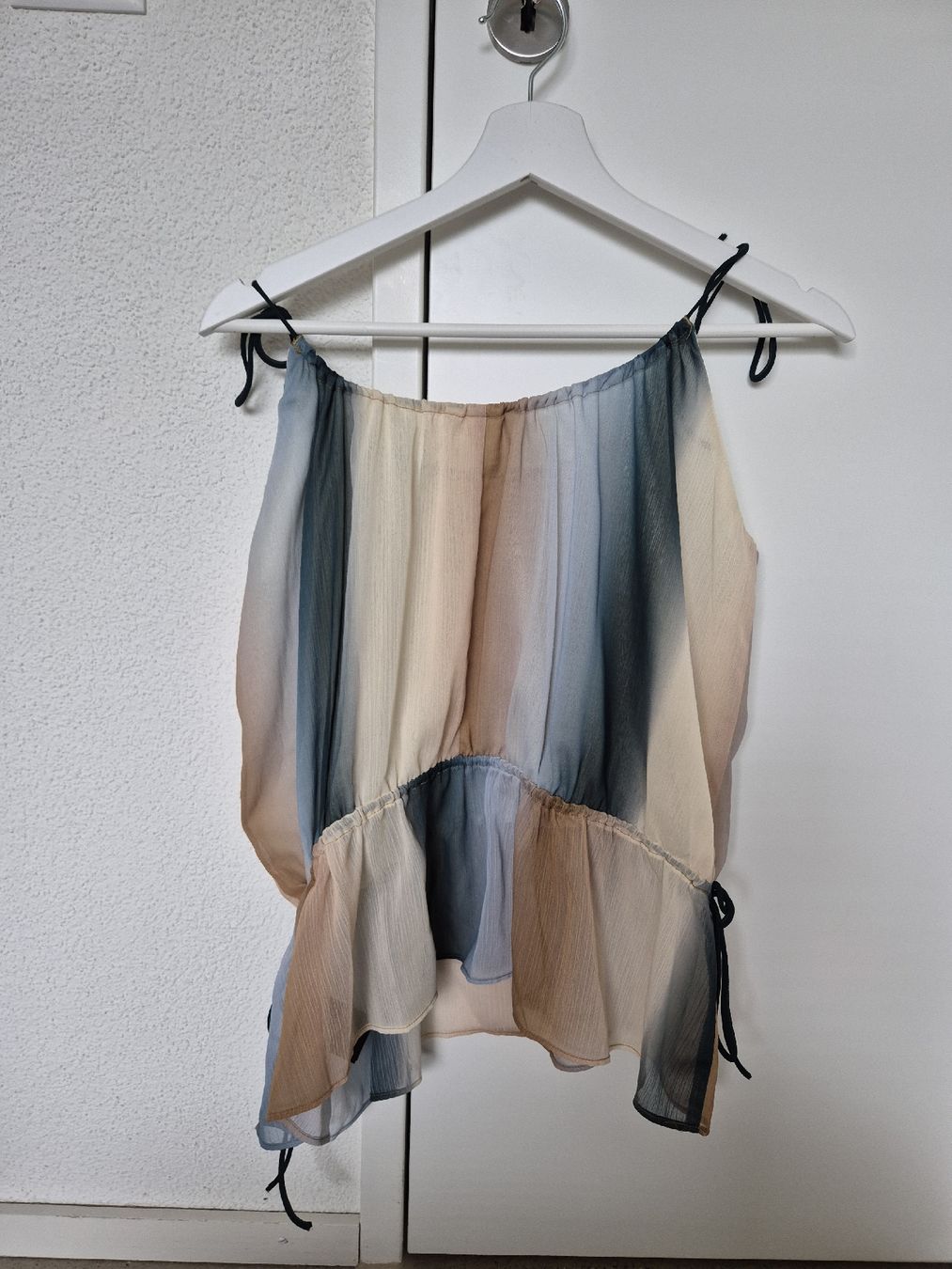 H&M Tops: Luftiges Top – Gebraucht aus Schlieren von nat_76vd 1