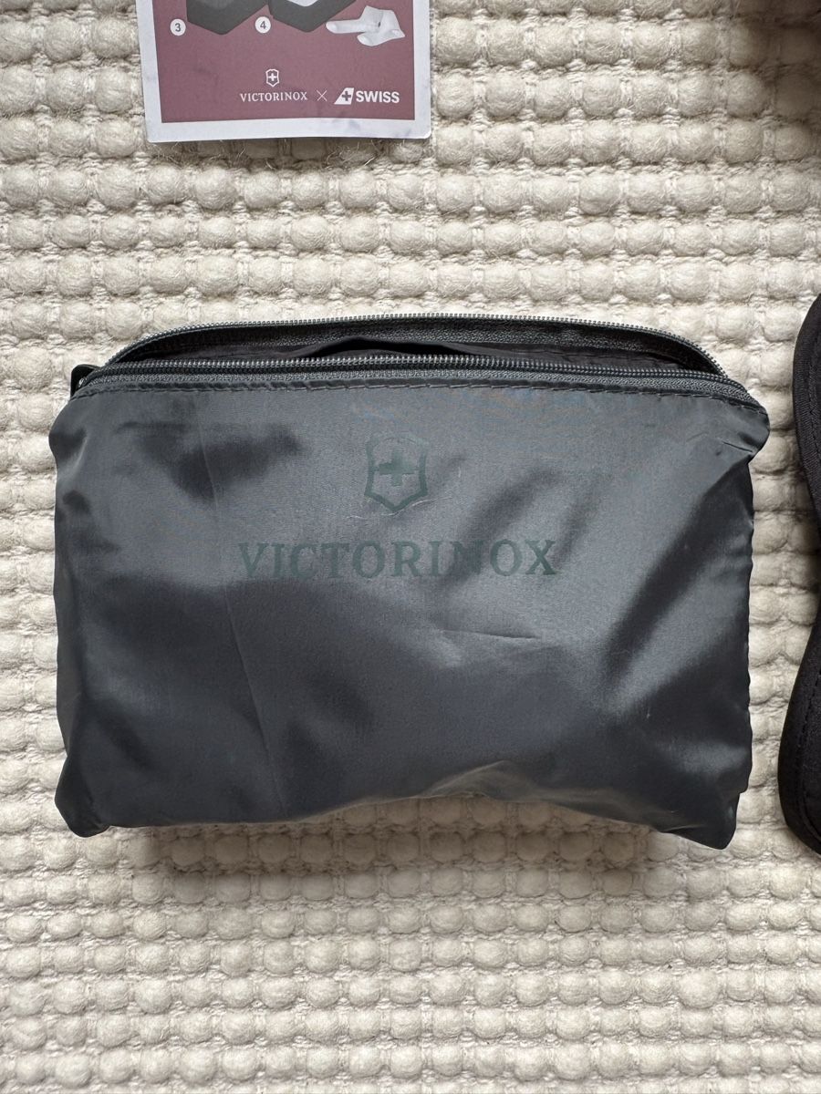 Custodie per cosmetici: Victorinox & Swiss Reiseset – Nuovo e nell'imballaggio originale da Zürich venduto da my_butterbrot 2