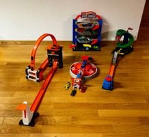 Riesiges Hot Wheels Set inkl. Kobra-Angriff & Stunt Garage