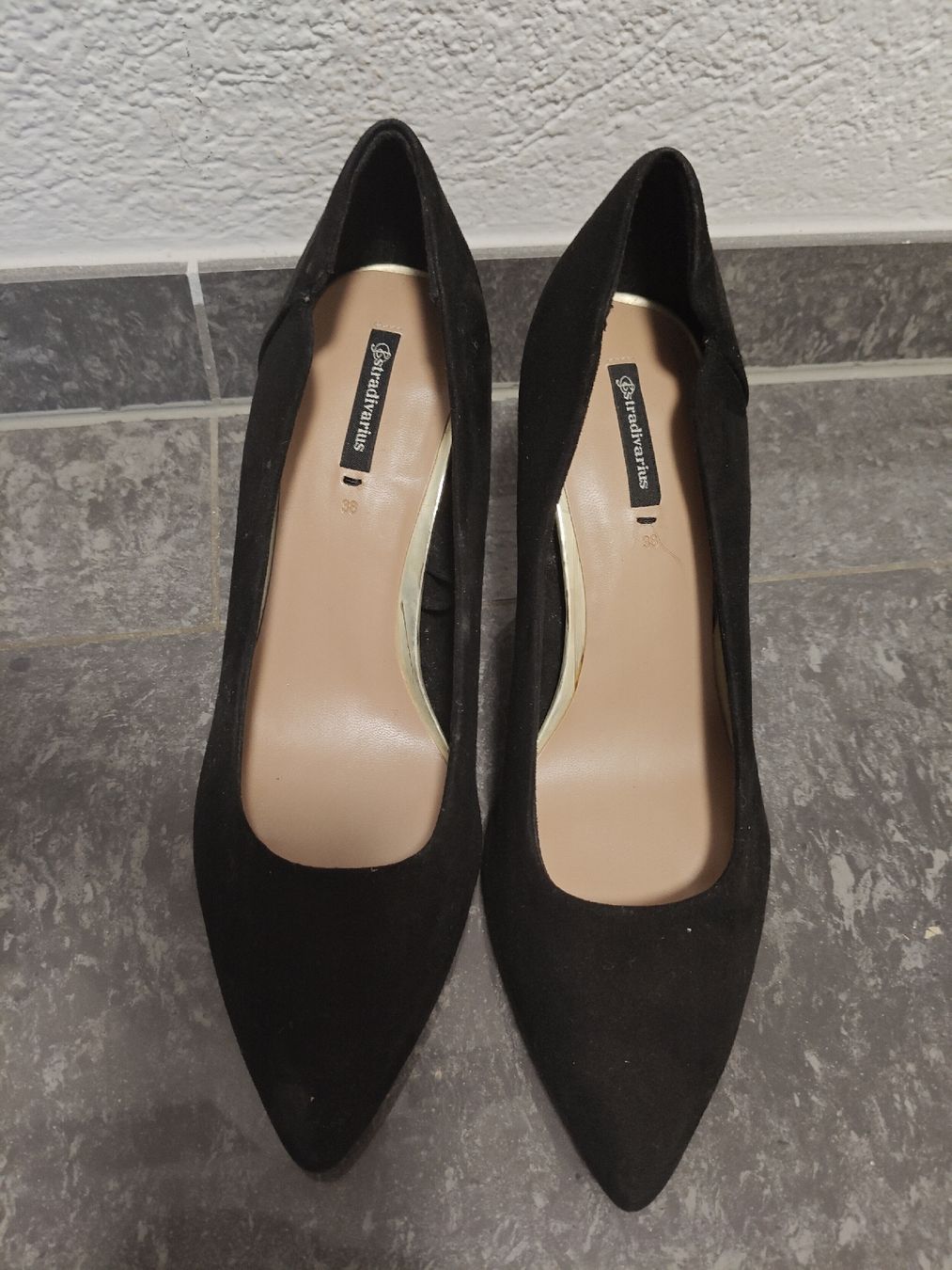 Stradivarius Scarpe da donna: Escarpins noirs élégants, taille 38 Stradivarius – Usato da Oberburg venduto da Ines2019