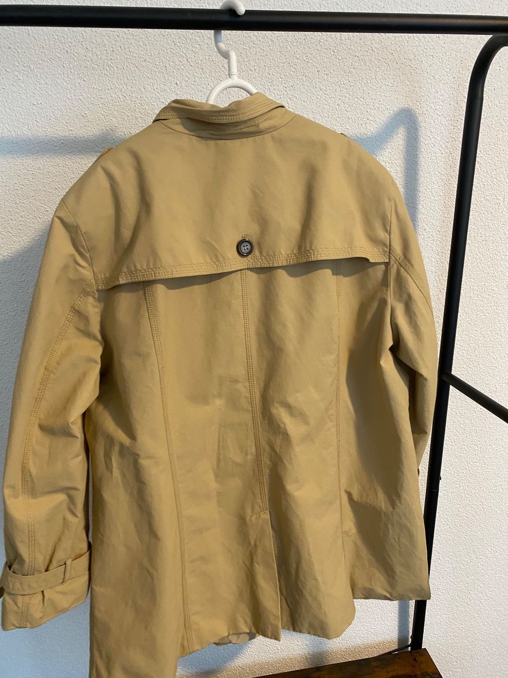 Giacche: Trenchcout 🧥 – Usato da Teufen AR venduto da Memilu 4
