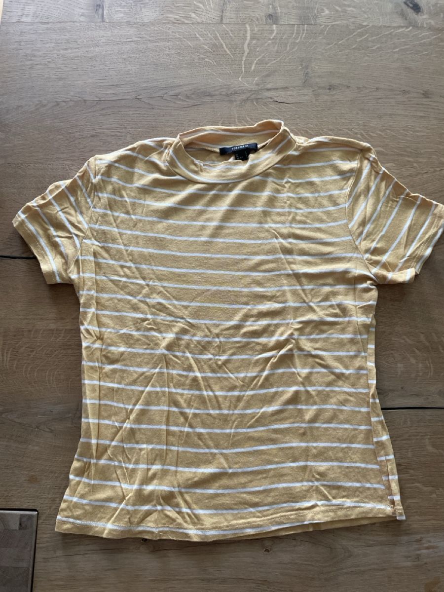 T-shirt: Shirt Forever 21 – Usato da Thun venduto da nie_8v9b