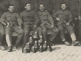 Militär Unterwaldner Bataillon Tschako 47 wo  Motiv ca.1915