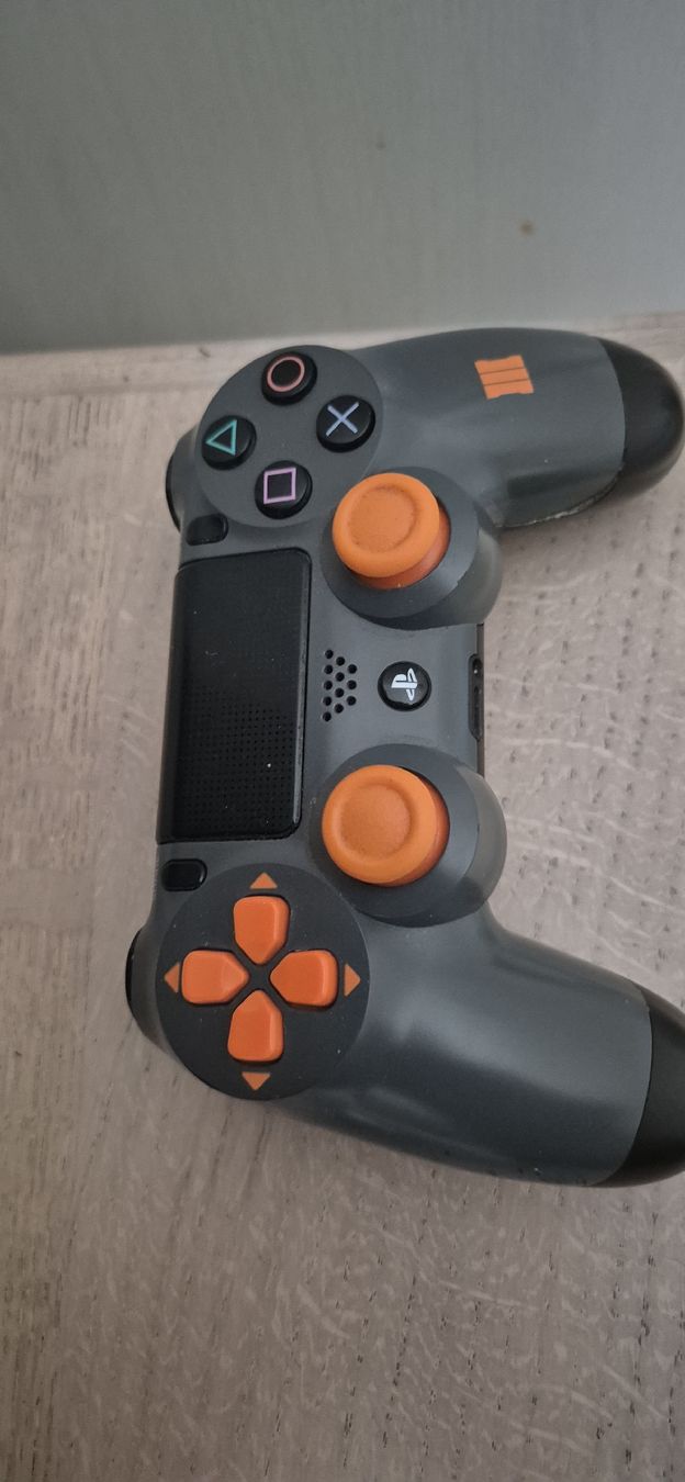 Sony Konsolen: PS4 Black Ops 3 Limited Edition Console Bundle - New! 🎮 – Neu (gemäss Beschreibung) aus Zug von eliotcampero 5