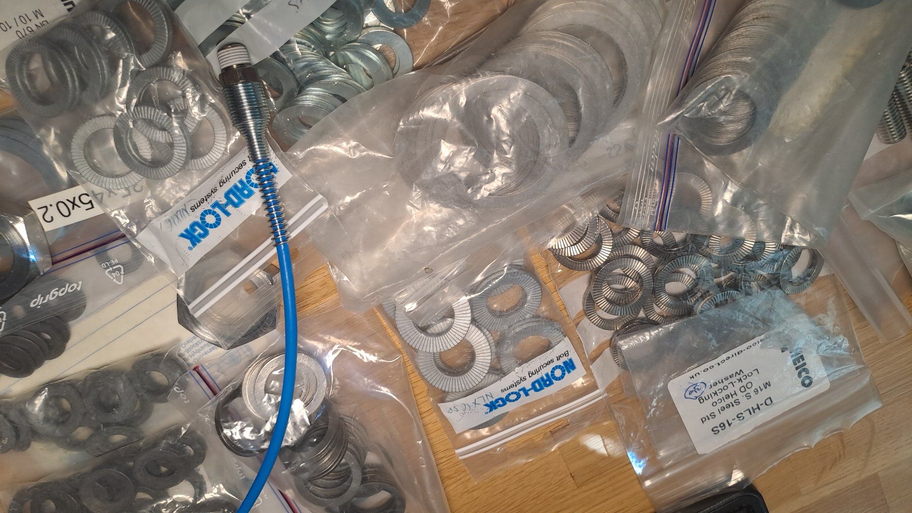 Tutti gli attrezzi: Surplus Hardware – Usato da Rieden AG venduto da Werkstattlaedeli 4