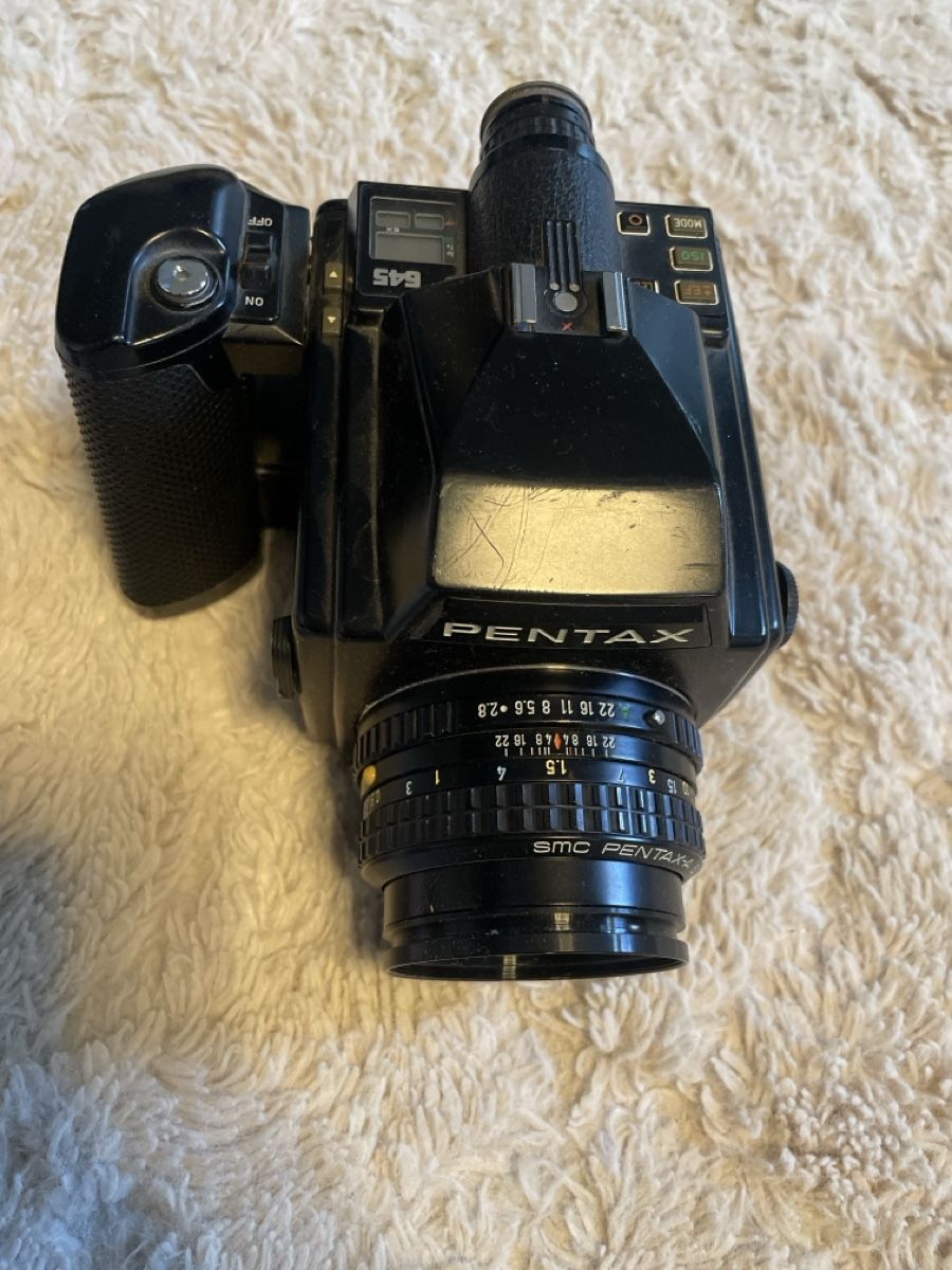 Pentax Kamera: Pentax 645 Mittelformatkamera mit Objektiv - Defekt – Gebraucht aus Windisch von LizaSimpson 2