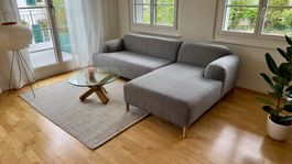 Sofacompany Noomi 3-Sitzer mit Récamiere, grau