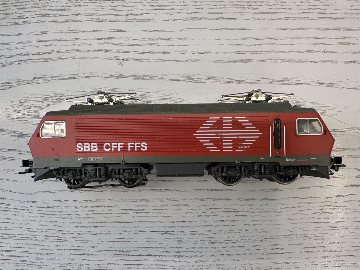 Märklin Modellini di ferrovie: Märklin 3328 SBB Re 4/4 IV – Usato da Lupsingen venduto da New-Haven 2