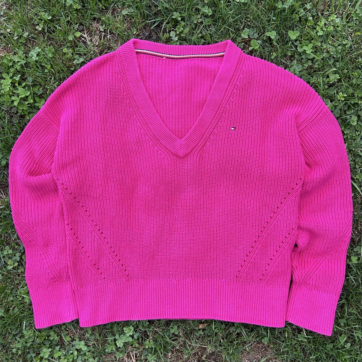Tommy Hilfiger Pulls & Sweat-shirts: Tommy Hilfiger Pullover Pink V-Neck – D'occasion à brent par fukusapes