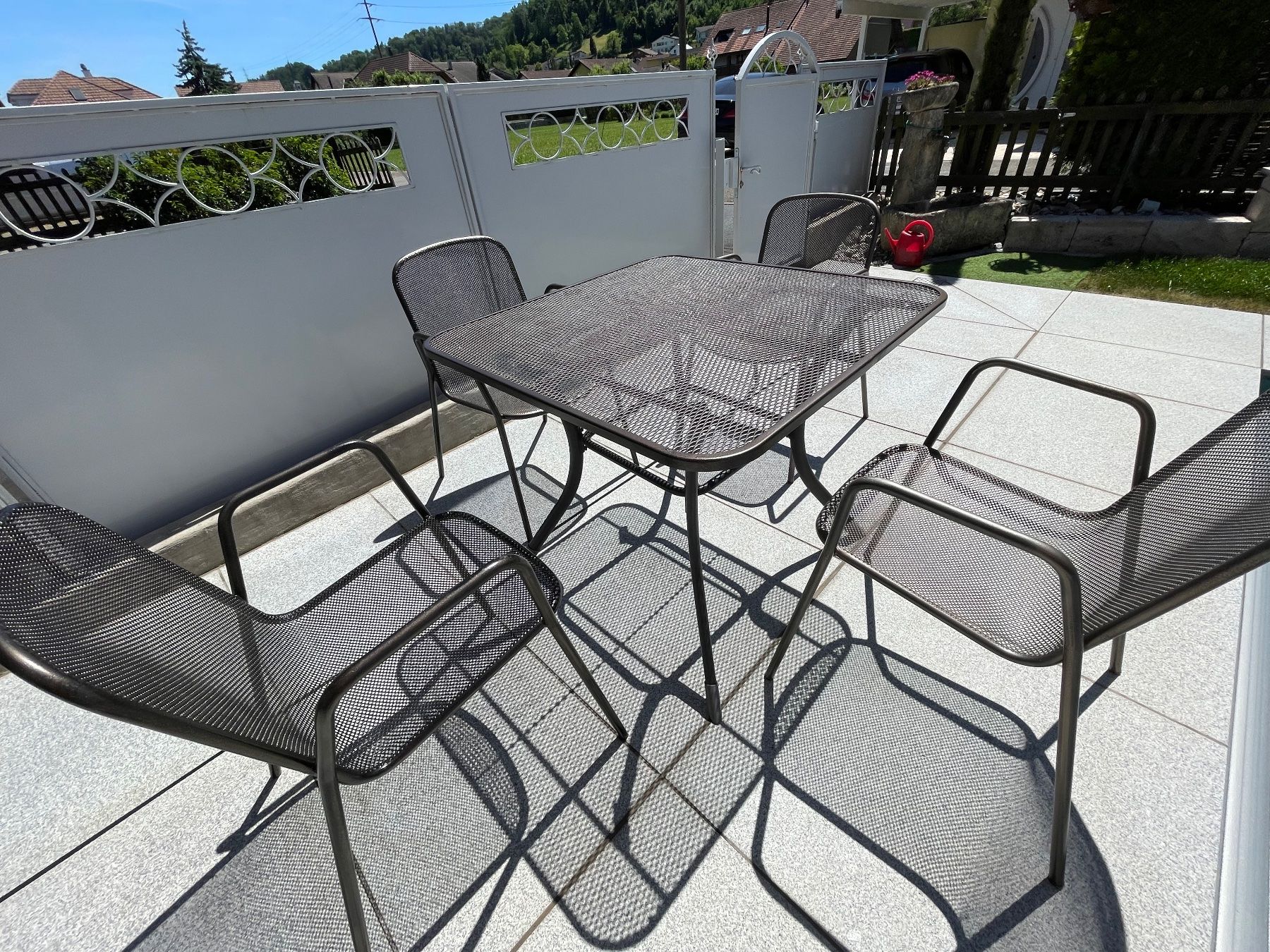 Set di tavolo e panche: Balkon, Gartentisch, 4 Stühle, alles Streckmetall – Usato da Eiken venduto da garanoiri 9