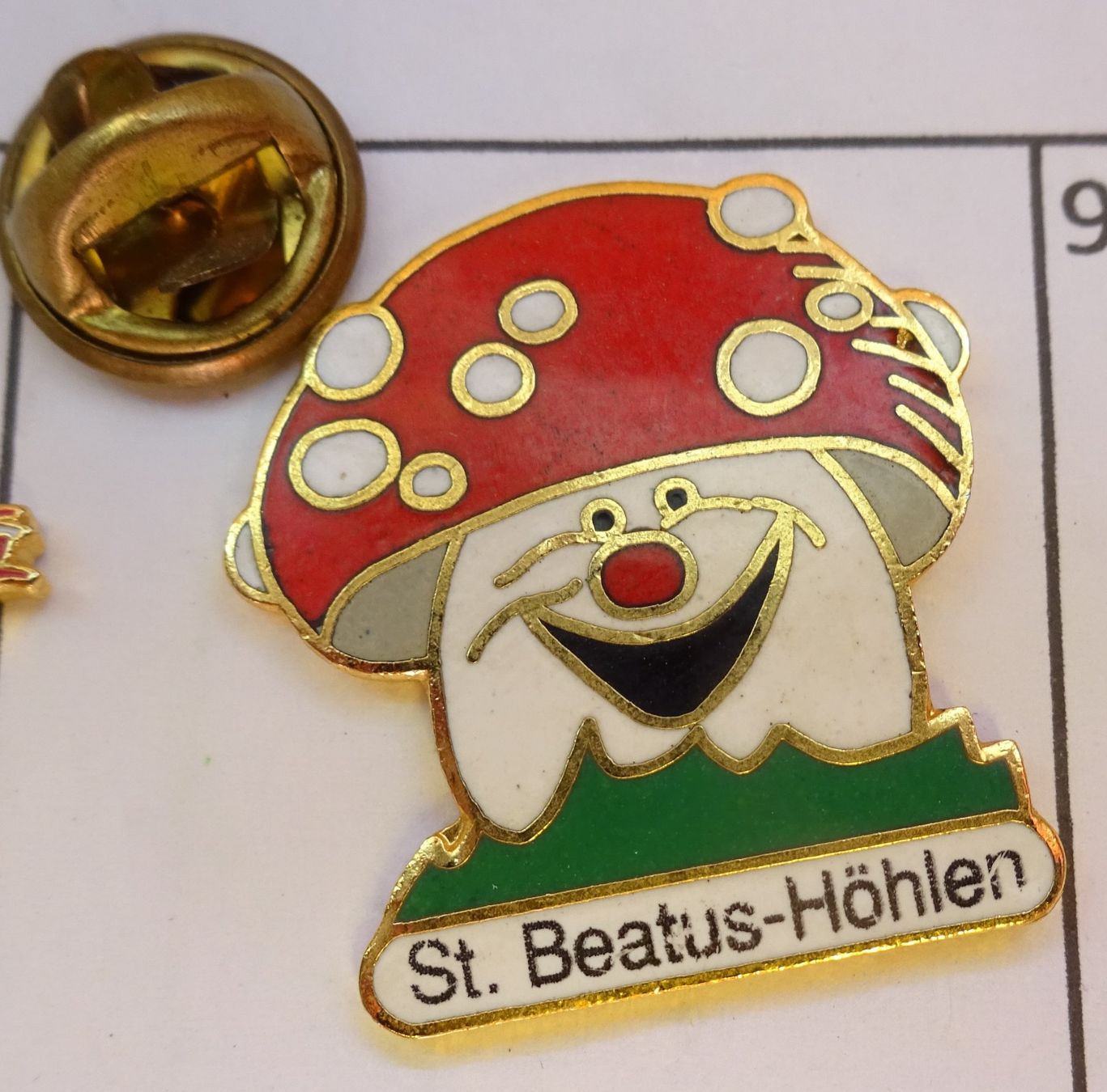 Placchette & Badge: Pin PILZ   St. Beatus Höhlen – Usato da Utzenstorf venduto da BUtter81
