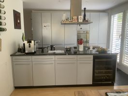 Designer Küche „Forster“ mit Geräten und Weinkühler gebrauch