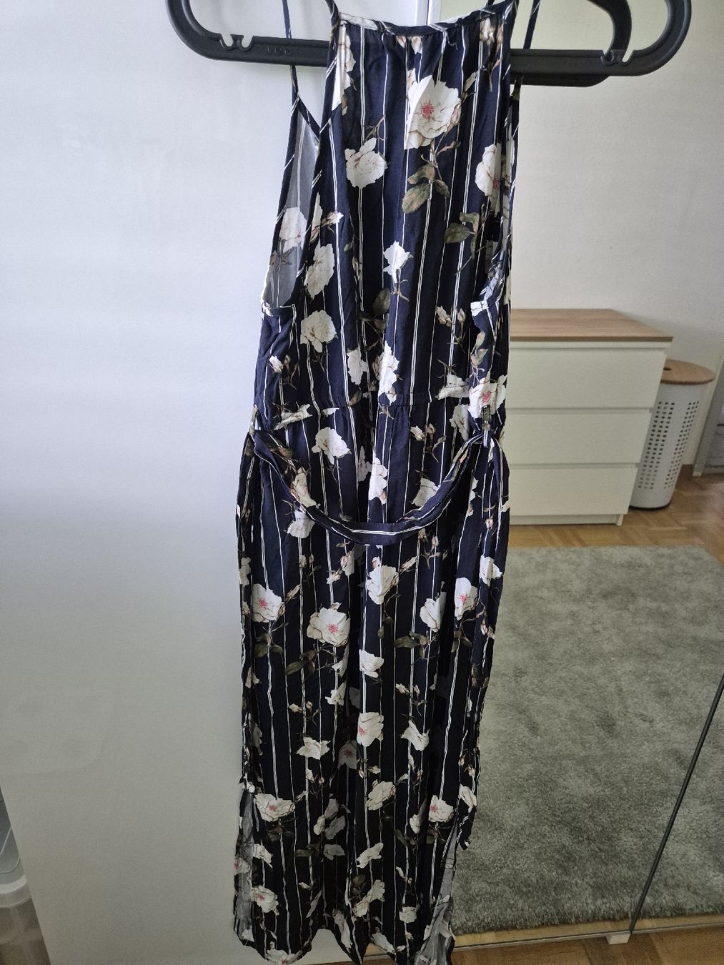 Vero Moda Kleider: Vero Moda Sommerkleid, Blumenmuster, Grösse 40 – Gebraucht aus Goldach von nikkaaa 4