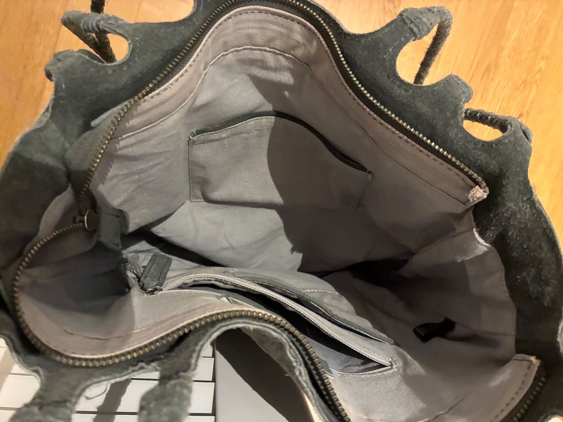 Borse da donna: Trendige Wildledertasche in grau.. – Nuovo (secondo la descrizione) da Luzern venduto da Hans1937 3