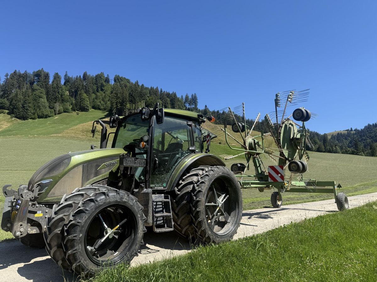 Krone Raccolta foraggio grezzo: Krone Doppelschwader – Usato da Fankhaus (Trub) venduto da fendt211 1