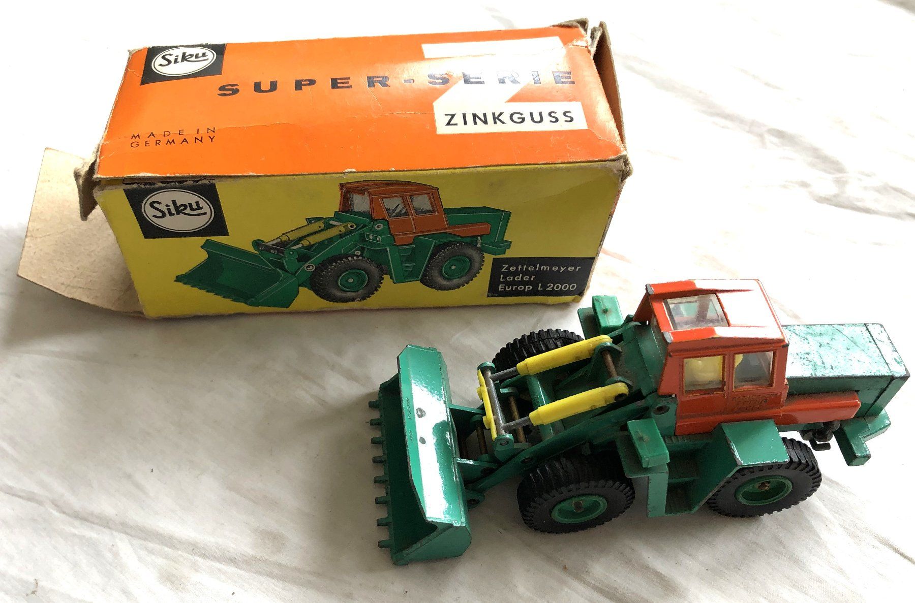 Siku Modellautos: Siku - Super-Serie - Zettelmeyer Lader Europ L 2000 – Gebraucht aus Schaffhausen von durruti