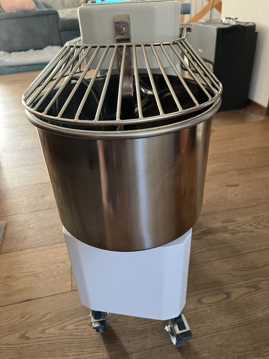 Appareils de cuisine: Teigknetmaschine SP 15kg – Neuf (Voir description) à Gurbrü par Simiramis 2