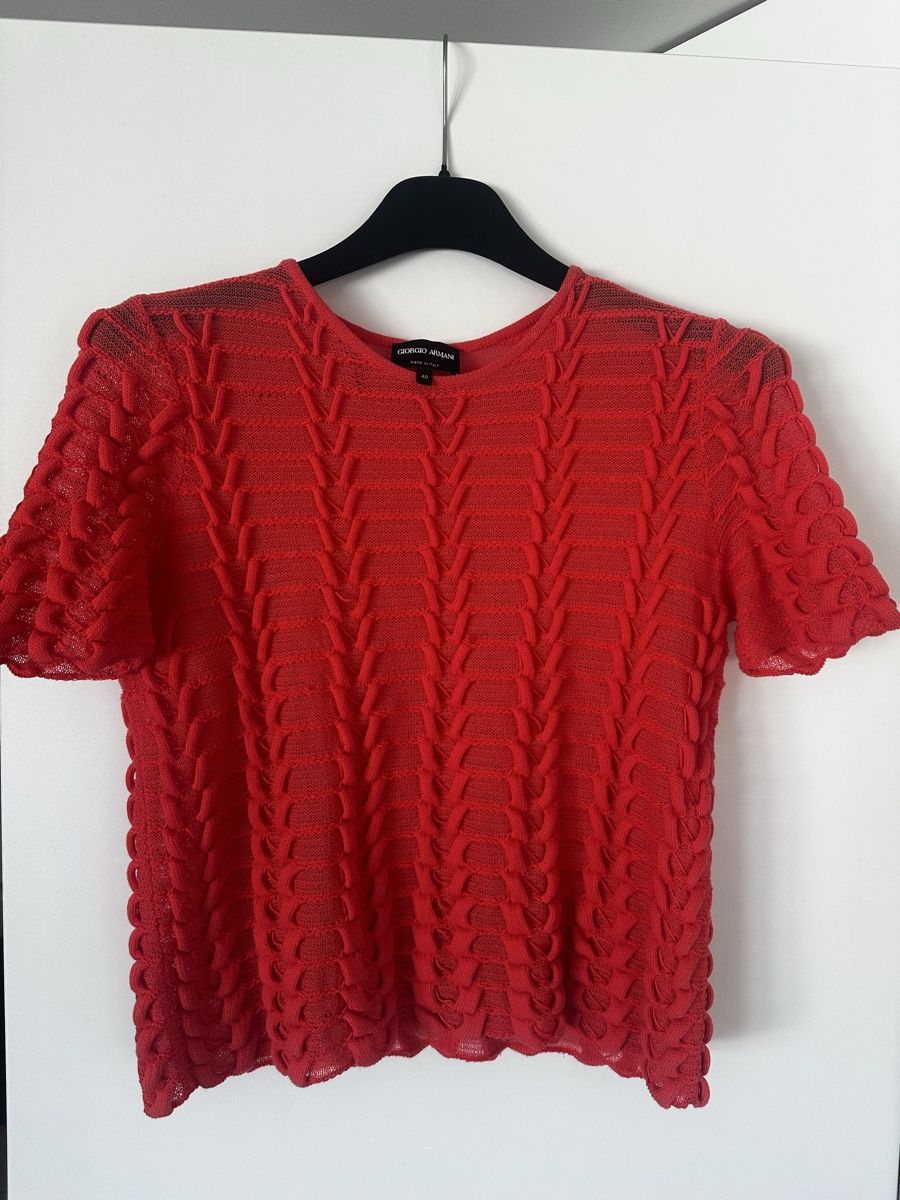 Armani Top: Giorgio Armani Top – Usato da Bäch SZ venduto da ruslena29 1