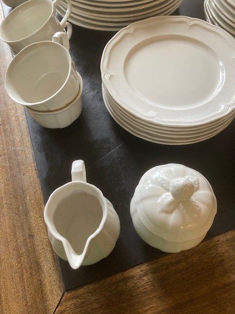 Villeroy en Boch Manoir botervloot hoog 9,5 cm onderschotel 15 x 20 cm - Wempe & Wempe