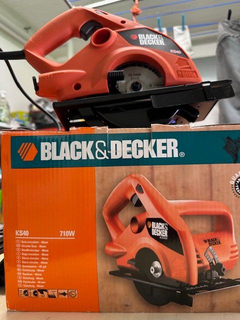 Seghe: BLACK&DECKER SEGA CIRCOLARE KS40 – Nuovo e nell'imballaggio originale da Gorduno venduto da ziovecc 1