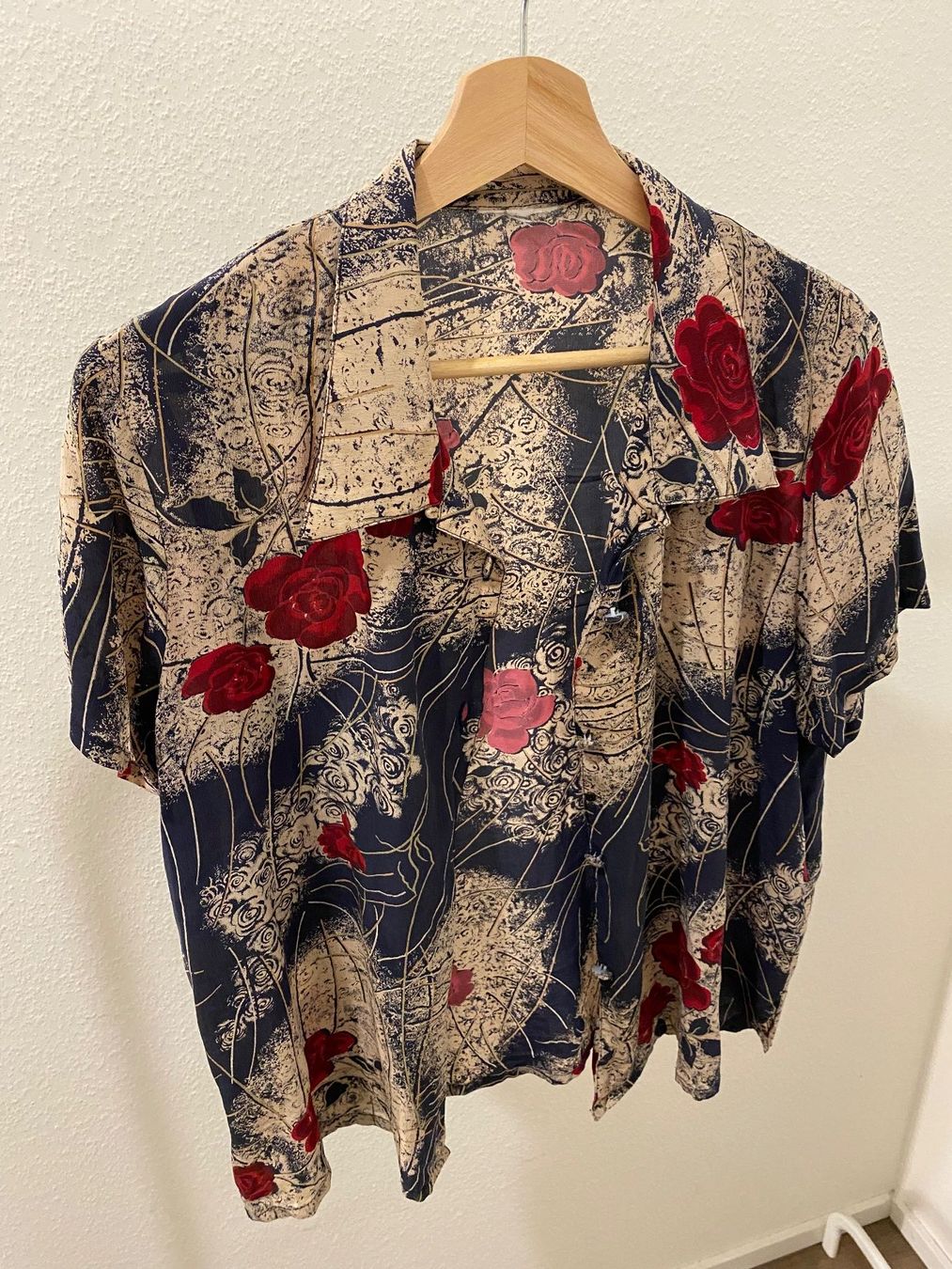 Camicette: Bluse mit Rosen beige blau Gr. 42 / 44 – Usato da Pratteln venduto da a23_j2gs 2