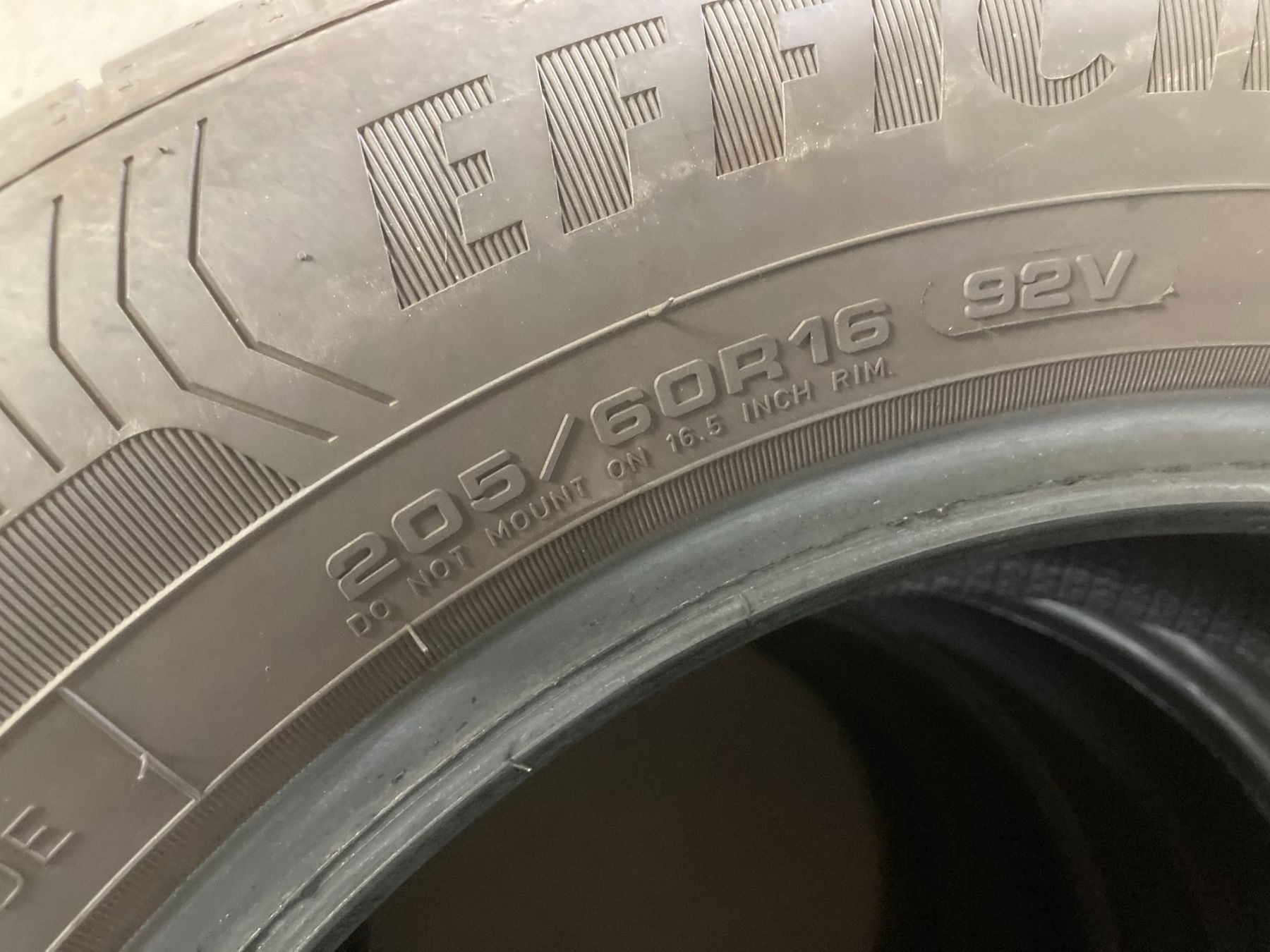 Goodyear Pneus & Kompletträder: 205/60R16 Sommerpneu Good Year – Gebraucht aus Cham von Cham6332 2