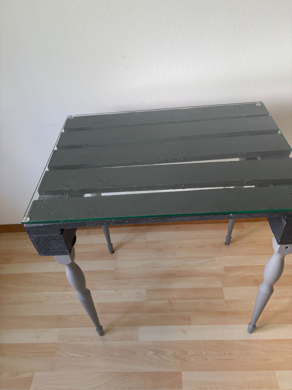 Tables: Pallet Tisch mit Schutzglas – D'occasion à Zürich par sof_8gqv 1