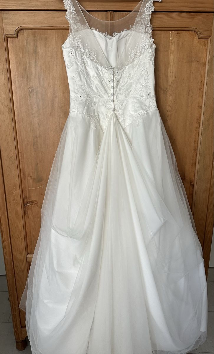 Vestiti: Brautkleid, Grösse 36/38, elegant & leicht! – Difettoso da Orbe venduto da Geneva83 2