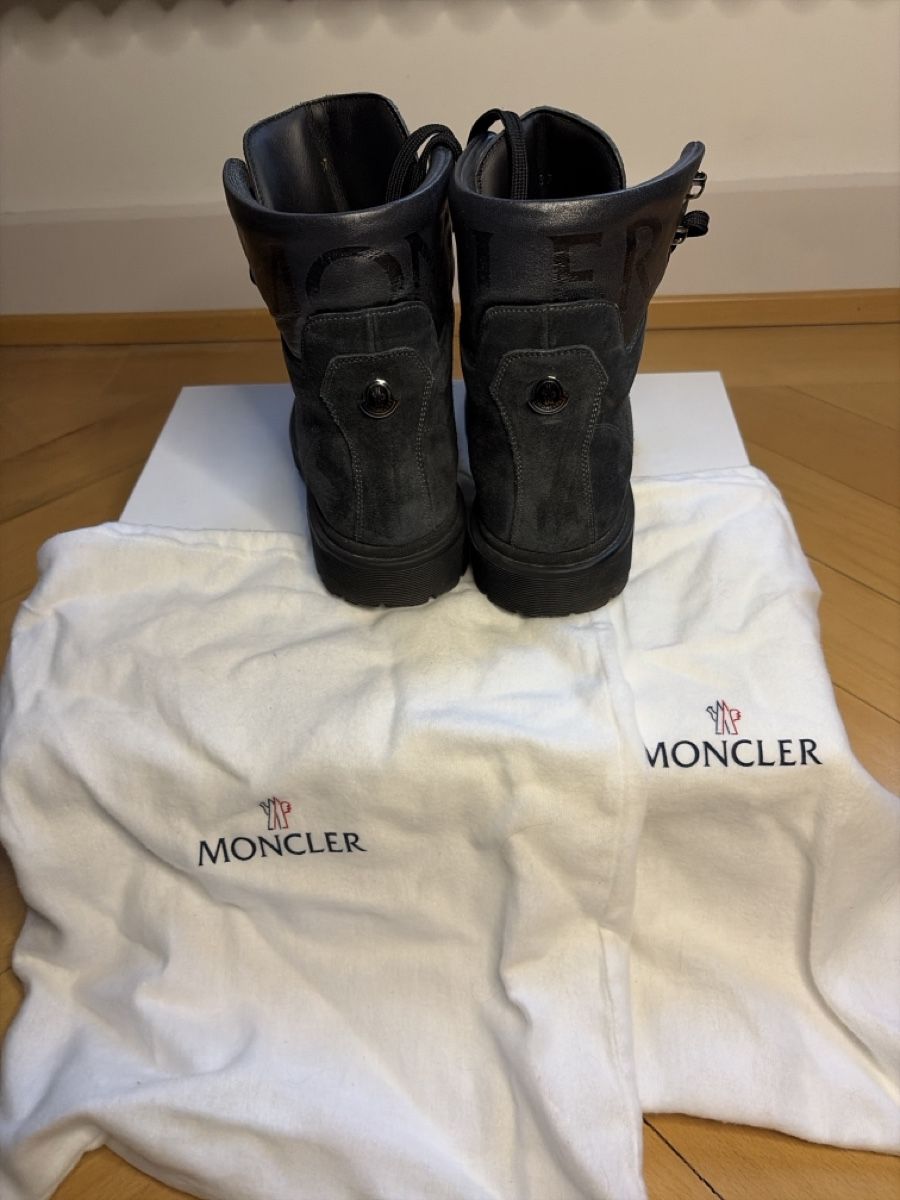 Moncler Scarpe da donna: Moncler boots  – Usato da Zürich venduto da modcoss 2