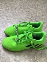 Adidas Hallenschuhe grün schwarz Grösse 32 Gutem Zustand 