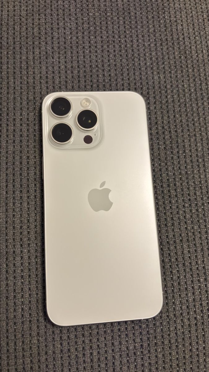 Apple Telefoni cellulari / Smartphones: Apple iPhone 15 Pro Max – Nuovo (secondo la descrizione) da Rheinfelden venduto da anc5843