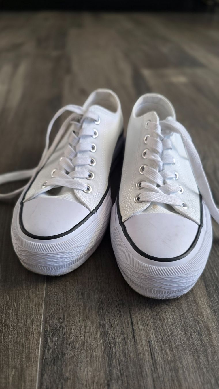 Skechers Scarpe da donna: Damen Sneakers weiss Grösse 37 – Usato da Gretzenbach venduto da Kim_0431 1
