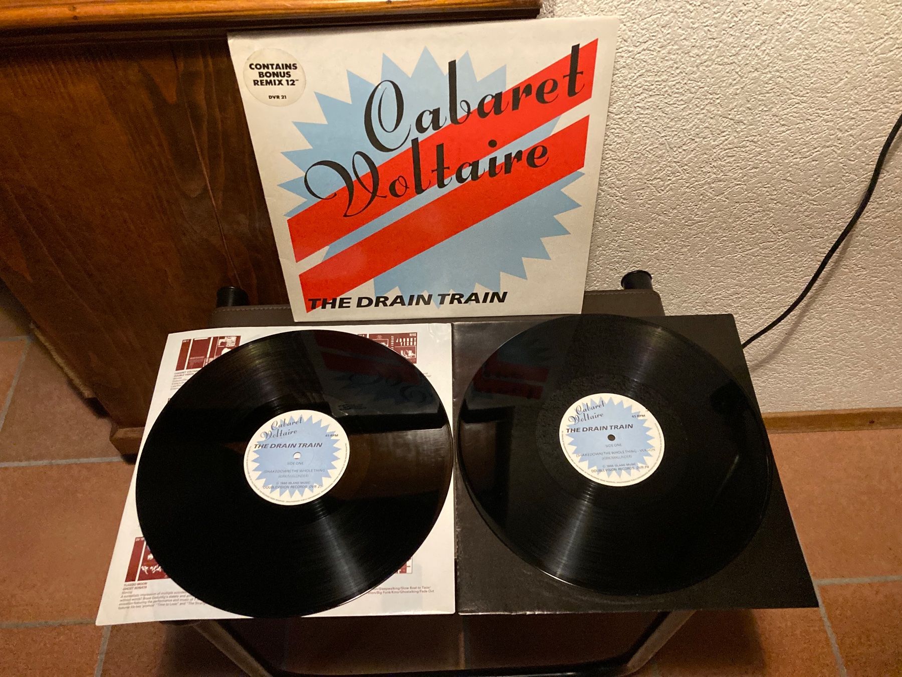 Dischi in vinile: Cabaret Voltaire - The Drain Train – Usato da Fribourg venduto da Karushi