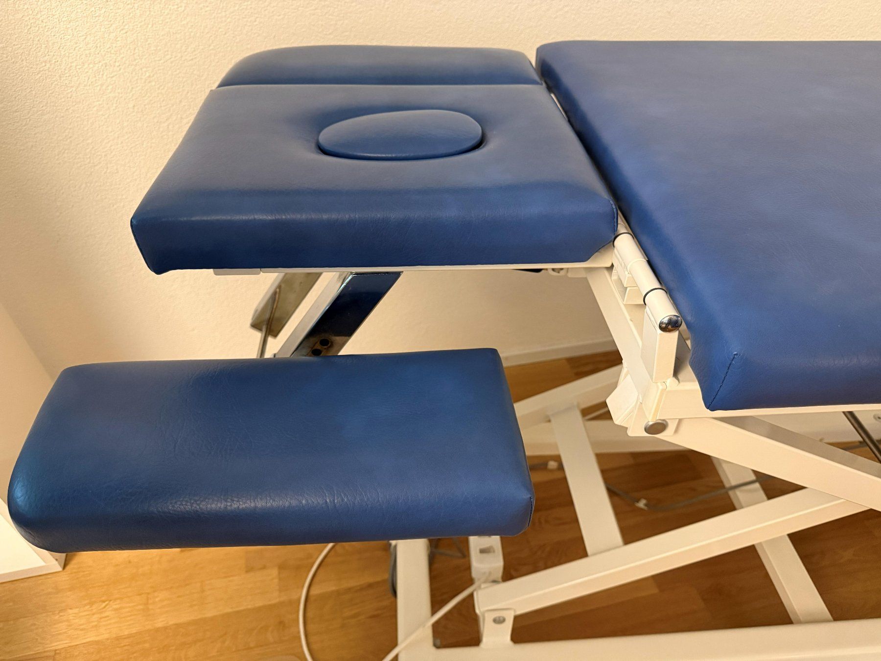Sedie a sdraio: Behandlungs- Massageliege – Usato da Jona venduto da rab_fdq8 1