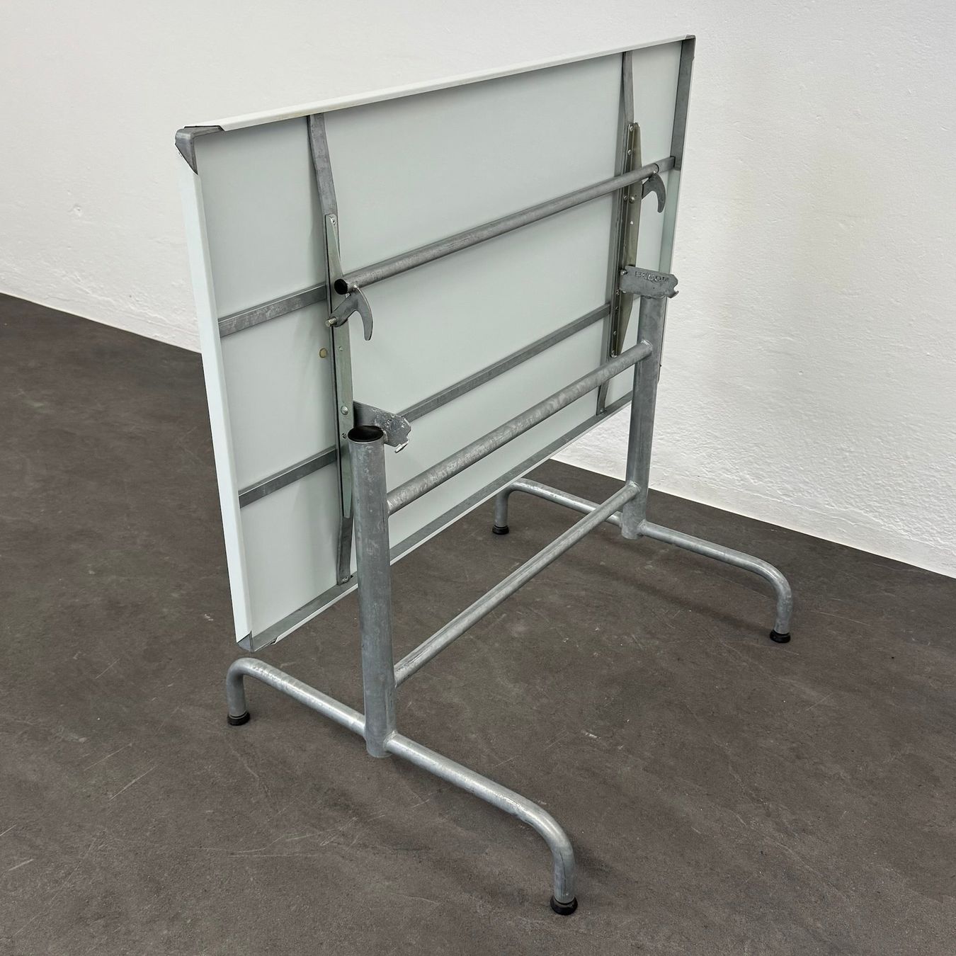 Scrivanie: Moobel Nostalgy Gartentisch – Usato da Schönenwerd venduto da mcofficeshop 6