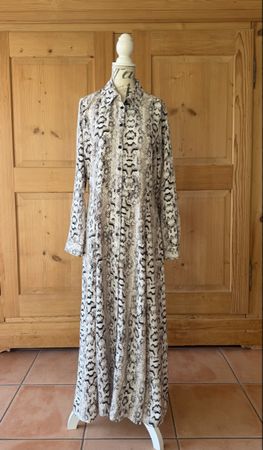 Kleid weiss braun gemustert Gr 38/40