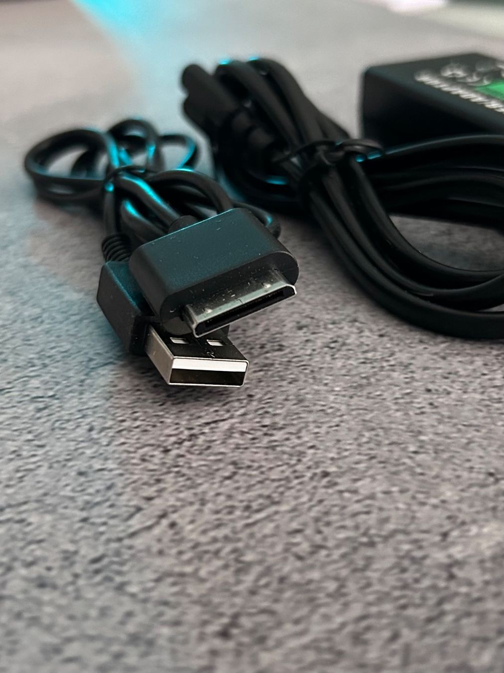 Sony Adattatori & Cavi: PlayStation PSP Go Ladekabel / AC Adapter Netzteil – Nuovo (secondo la descrizione) da Niederwil SO venduto da BlueSonic 2