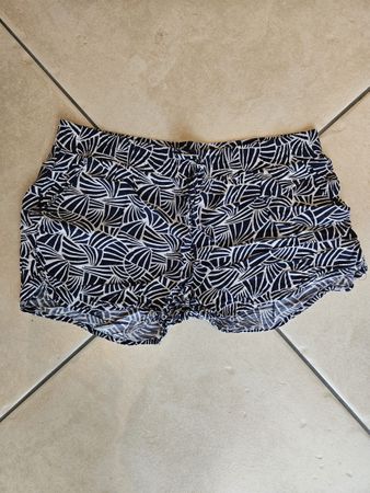 Kurze Stoffhose, M