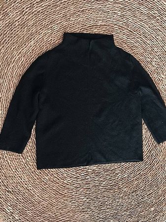 Minimalistischer Pulli von Max Mara aus reiner Schurwolle