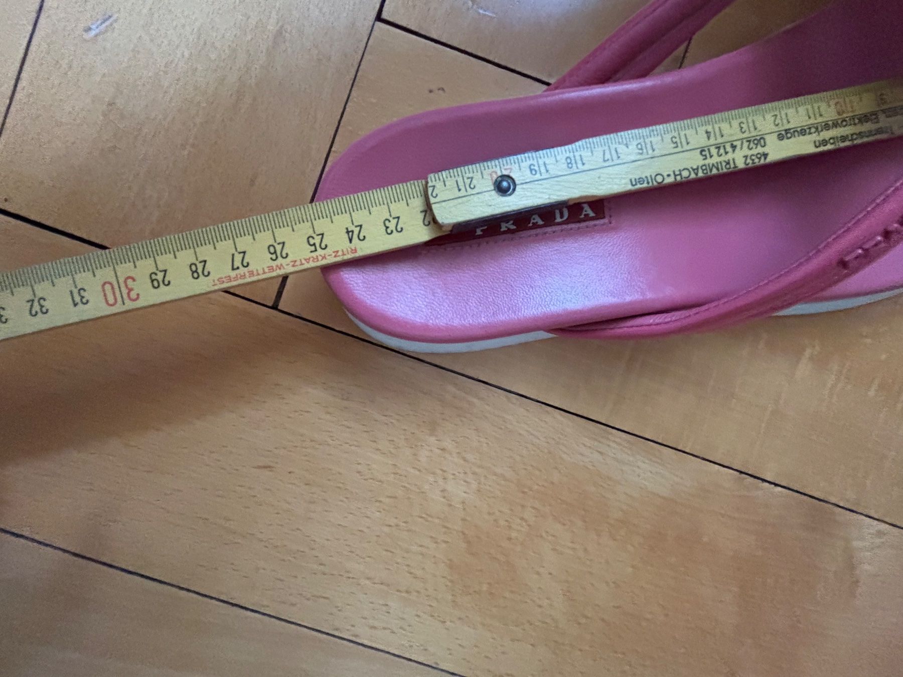 Prada Chaussures femmes: Prada Sandalen / Flipflops ,Gr.38.5, cool, Np:570.- – D'occasion à St.Gallen par shiwi12 7