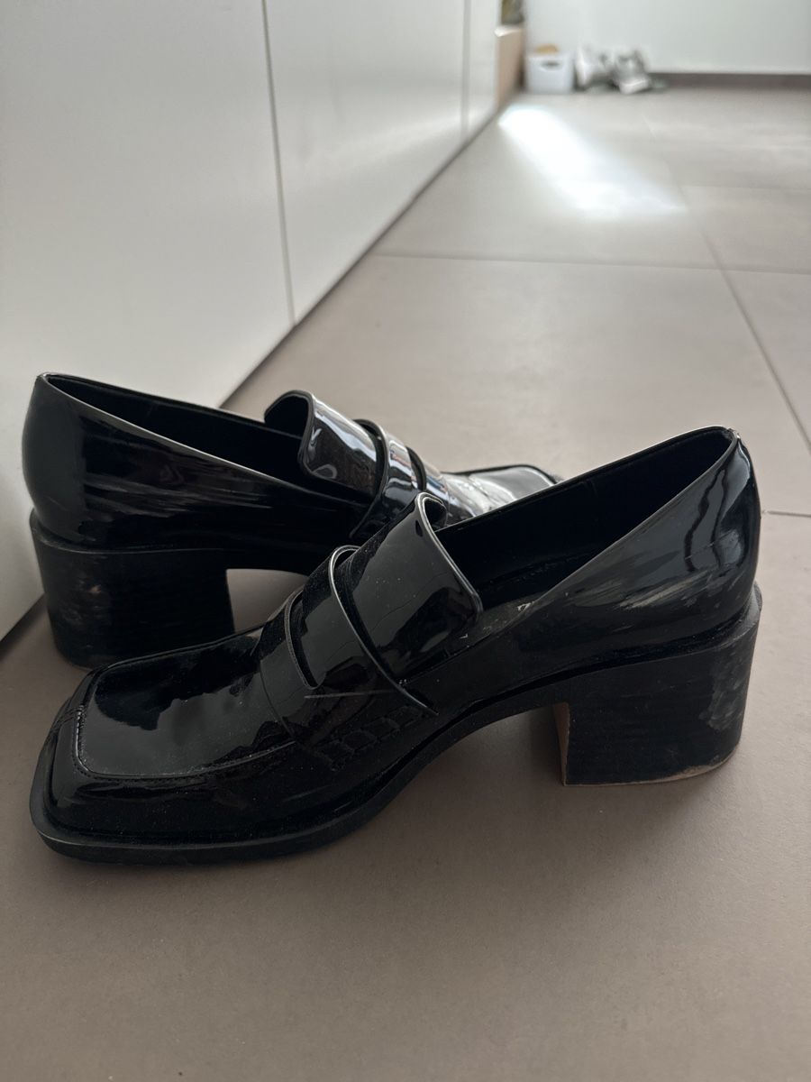 Zara Damenschuhe: Schwarze Lack-Loafer mit Absatz Gr. 37 – Gebraucht aus Ettingen von gaggalari 2