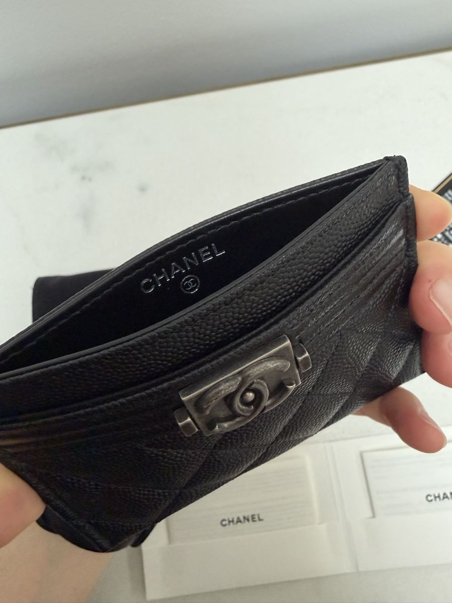 Chanel Portamonete: Chanel Boy cardholder  – Nuovo e nell'imballaggio originale da Vacallo venduto da kellyyy 1