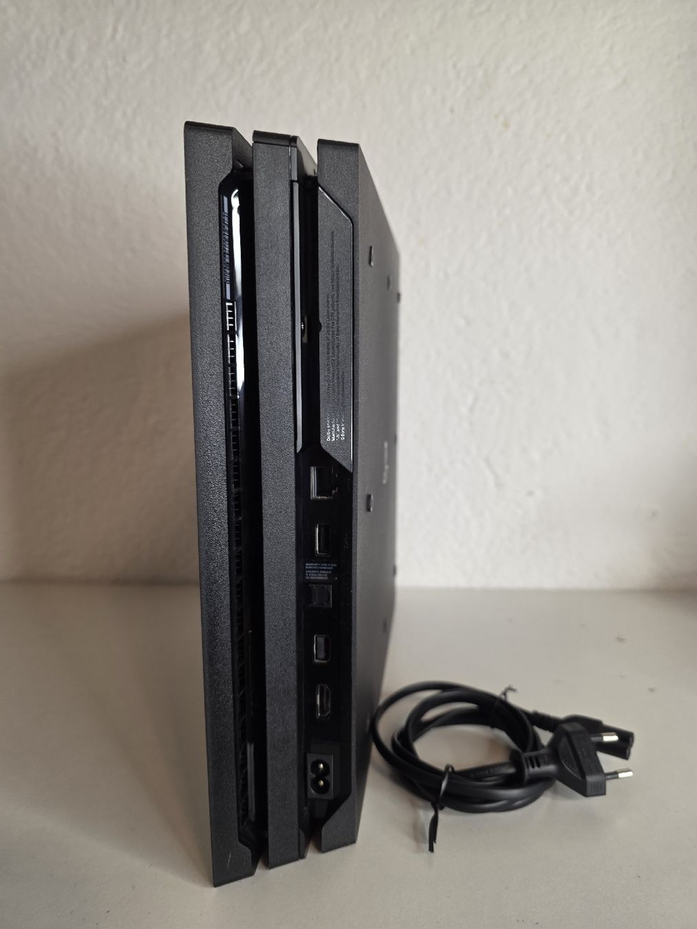 Sony Console: Sony PlayStation 4 Pro – Usato da Ehrendingen venduto da lax21 3