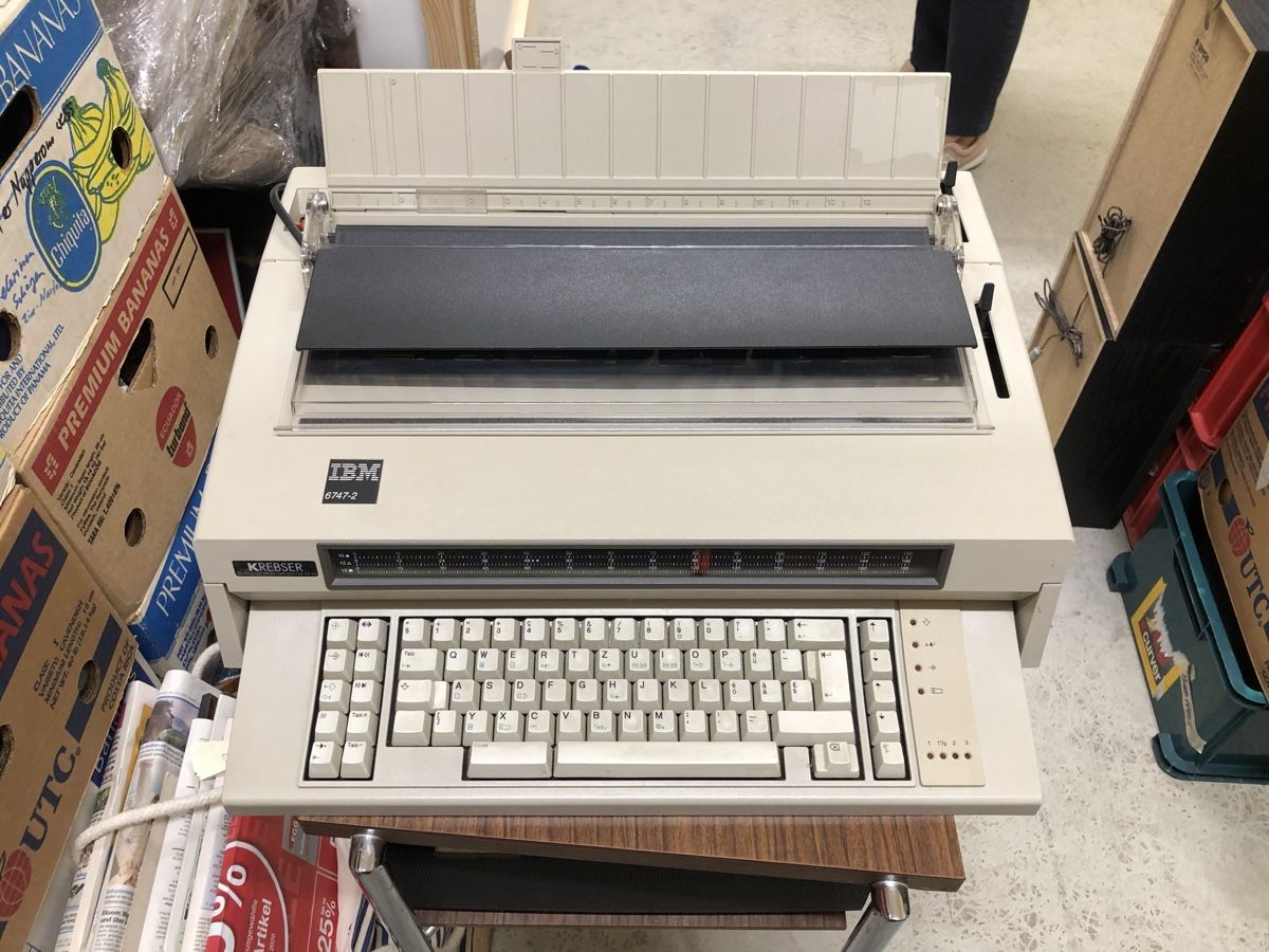 IBM Macchine da scrivere: Elektrische IBM Schreibmaschine – Usato da Weggis venduto da whz_nfb5