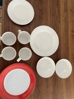 Camping  Set weiss und rote Teller Tassen Schalen