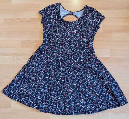 Sommerkleid mit Blumen - XL