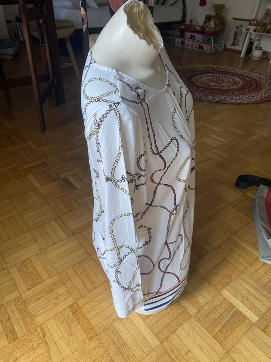 Lotti di vestiti: Oberteile Langarm  – Usato da Langenthal venduto da flower101 5